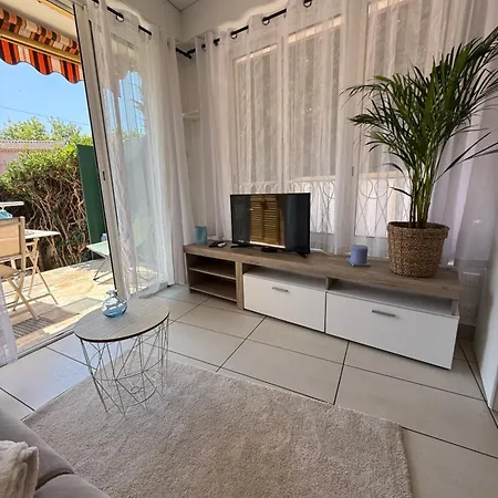 Cosy Avec Piscine Proche Du Bord De Apartament Villeneuve-Loubet