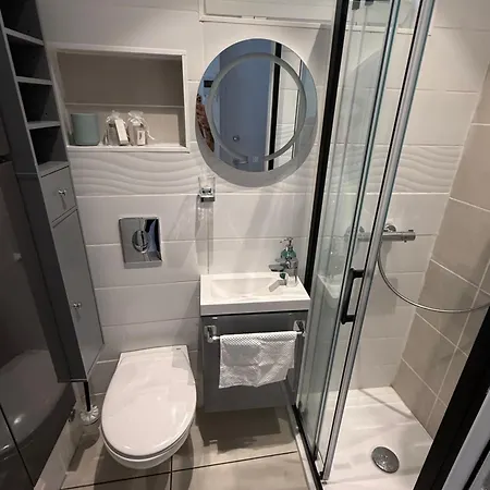 Cosy Avec Piscine Proche Du Bord De Apartament *